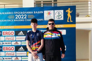 Mărșăluitorul Ștefan Ioan Cimpoieș, alături de antrenorul Radu Mihalescu