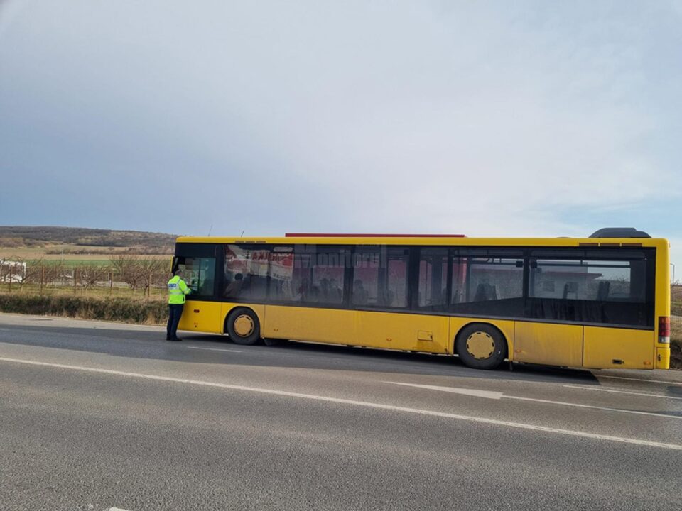102 amenzi și 6 permise reținute, după un control ”fulger” în trafic al polițiștilor