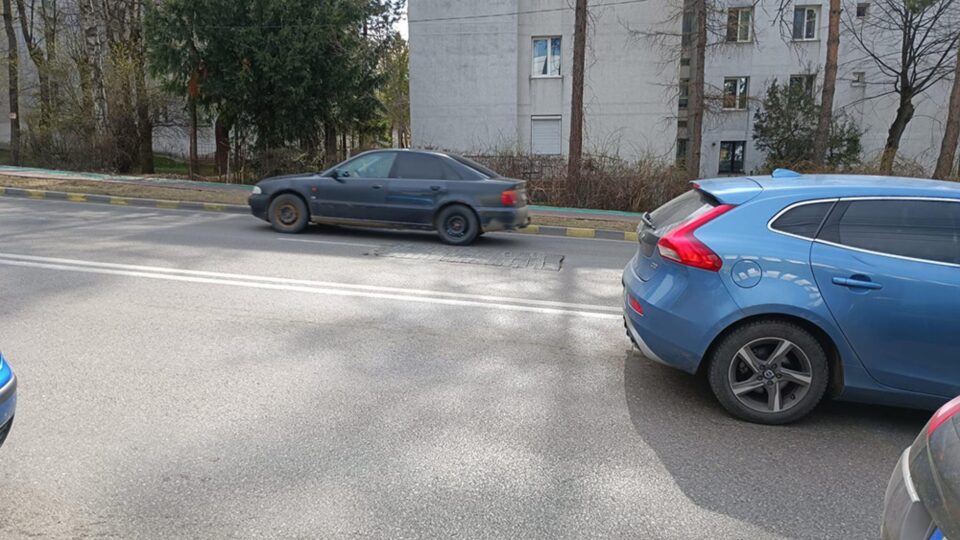 Poliția a dat patru amenzi în valoare de aproape 30.000 de lei pentru firme care au pus pavele pe artera principală a Sucevei