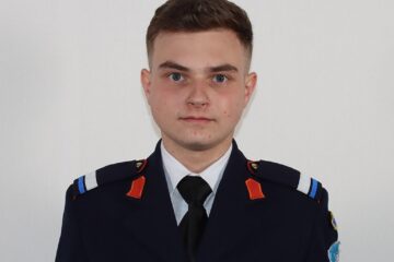 Elevul sergent Sebastian-Stelian Pînzari, din clasa a XI-a Foto Laurențiu Sbiera
