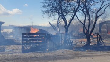 Două gospodării au fost distruse la Marginea de un puternic incendiu