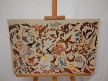 Zeci de picturi și colaje textile realizate de Margareta Sterian, o remarcabilă personalitate a culturii române, pot fi admirate la Muzeul de Istorie
