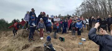 Peste 100 de elevi au luat parte la o acțiune de împădurire care a avut loc la Cacica