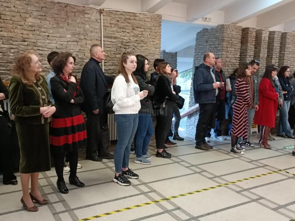 Prezenta avida de frumos in cadrul Salonului de primavara @ USV