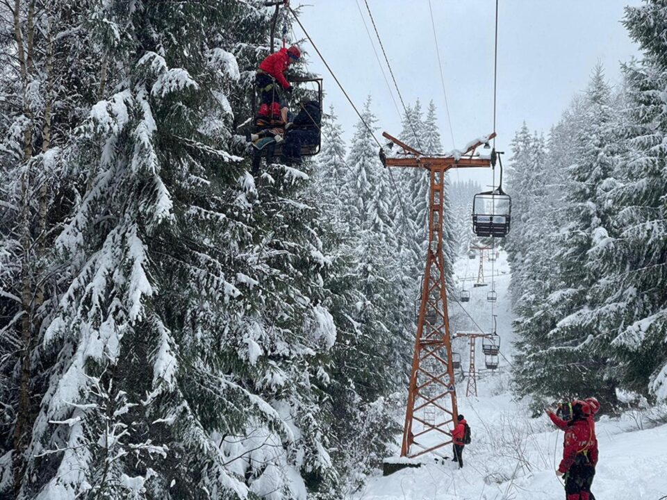 Turiști blocați în telescaunul de la Vatra Dornei