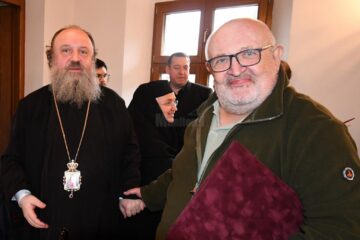 „Frați români” din țară, din Ucraina și Republica Moldova s-au reunit la parastasul oficiat pentru întâia stareță a Mănăstirii Voroneț, stavrofora Irina Pântescu.