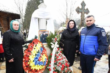 Primărița din Mahala, Elena Nandriș, împreună cu Consulul General al României la Cernăuți, Excelența Sa Irina Loredana Stănculescu Foto Constantin Ciofu