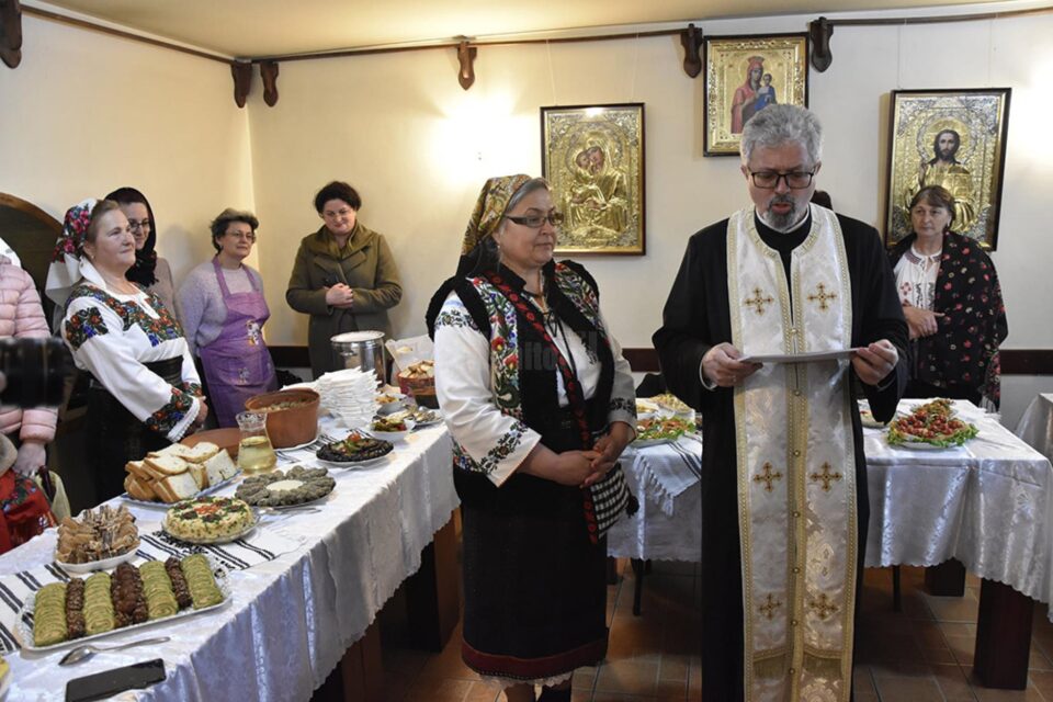 Elena Cucu și preotul Mitu Pascal au organizat ediția de anul acesta a festivalului