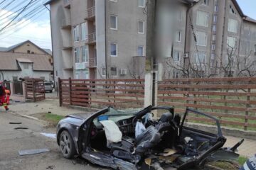 O persoană a murit, iar alte două sunt rănite grav, într-un accident la Rădăuți