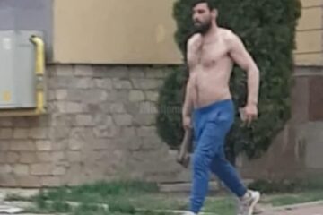 Sabian Florea, cu toporul pe stradă