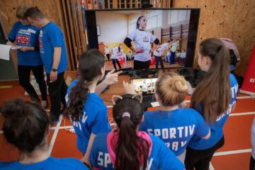 „Campionatul de Fitness și Zâmbete” pentru copii și tineri cu și fără dizabilități intelectuale, la Gura Humorului