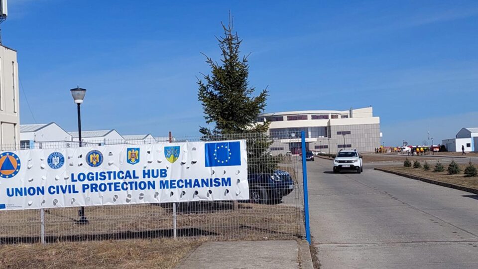Un al doilea convoi francez de vehicule de intervenție și materiale medicale pentru Ucraina sosește în Suceava luni Un al doilea convoi francez de vehicule de intervenție și materiale medicale pentru Ucraina sosește în Suceava luni
