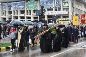 Pelerinaj de Florii pe străzile Sucevei, organizat pentru prima data de Arhiepiscopia Sucevei și Rădăuților 9