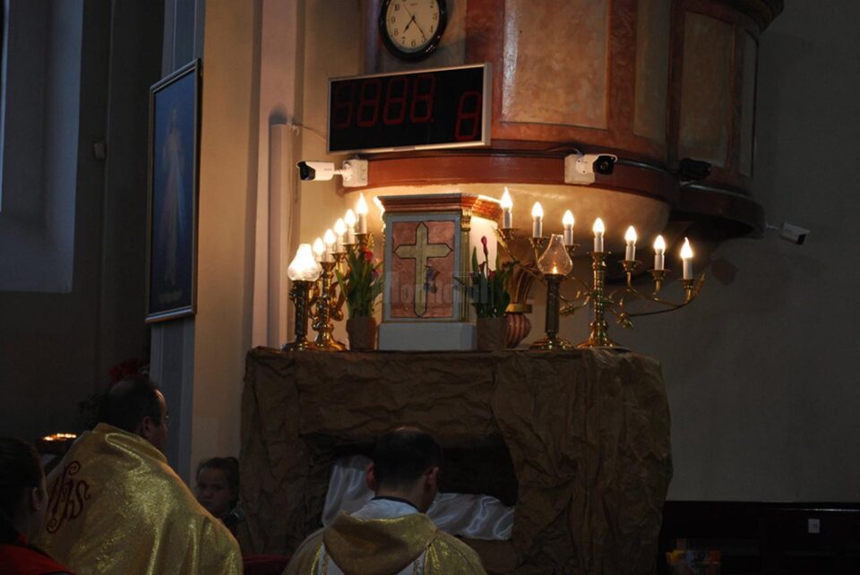Liturghia Învierii la Biserica Romano-Catolică „Sfântul Ioan Nepomuk” din Suceava va avea loc sâmbătă seară, la ora 21:00