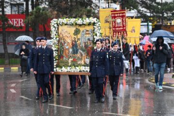 Pelerinaj de Florii pe străzile Sucevei, organizat pentru prima data de Arhiepiscopia Sucevei și Rădăuților 2
