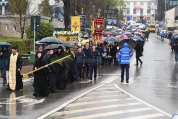 Pelerinaj de Florii pe străzile Sucevei, organizat pentru prima data de Arhiepiscopia Sucevei și Rădăuților 6