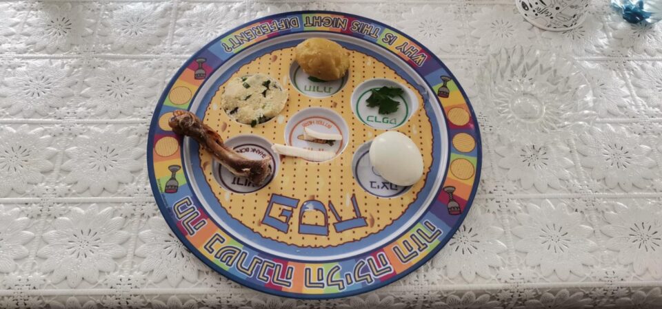 Platou traditional de Seder
