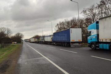 Cozi de tiruri de 17 kilometri la intrarea în țară, prin PTF Siret
