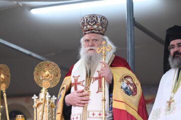 Mii de credincioși au participat la primul Pelerinaj de Florii organizat de Arhiepiscopia Sucevei și Rădăuților