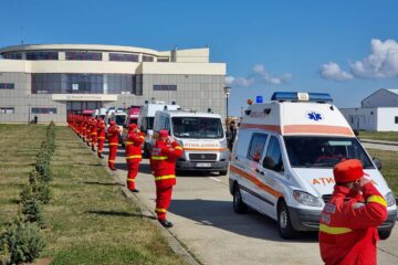 România a donat Ucrainei 11 ambulanțe, prin hub-ul umanitar de la Suceava