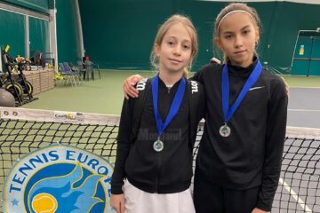 Teodora Sfîrnăciuc, în stânga imaginii, este clasată pe locul 10 în ierarhia națională U12