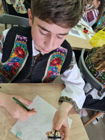 Proiectul-concurs „Tradiție creștină – oglindită prin datini și obiceiuri pascale”, ediția a II-a, la Școala Gimnazială Poiana Stampei