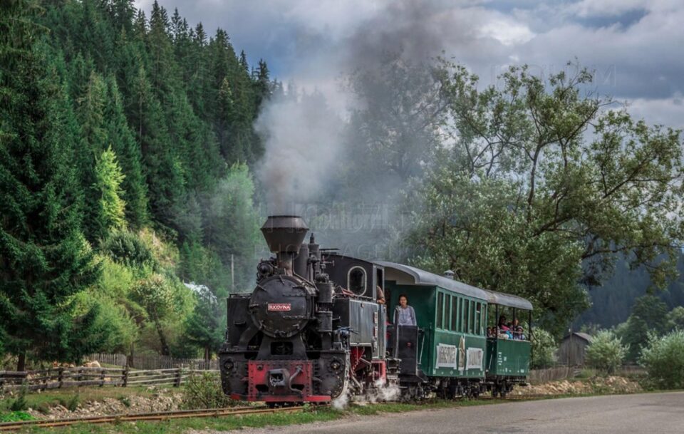 Mocănița Huțulca pe traseul Moldovița - Argel, din inima Bucovinei Mocănița Huțulca pe traseul Moldovița - Argel, din inima Bucovinei