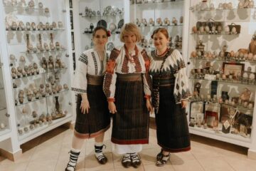 Trei generații: Ioana, Lucia, Otilia