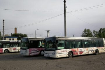 O parte dintre autobuzele Irisbus_iveco folosite acum de TPL ar putea ajunge ca ajutoare la Cernauți