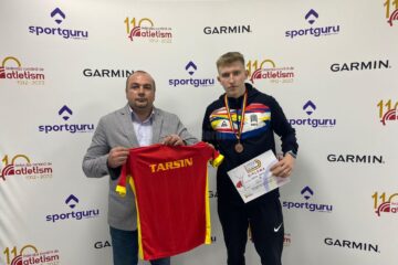 Antrenorul Bogdan Roscaneanu alaturi de campionul Romaniei Andrei Ihnatiuc