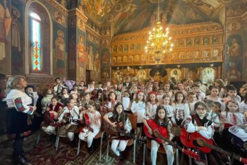 Zeci de copii de la Școala Gimnazială ,,Ion Creangă” Suceava și Școala Gimnazială nr. 8 Suceava au susținut un concert la Biserica „Sf. Vineri”