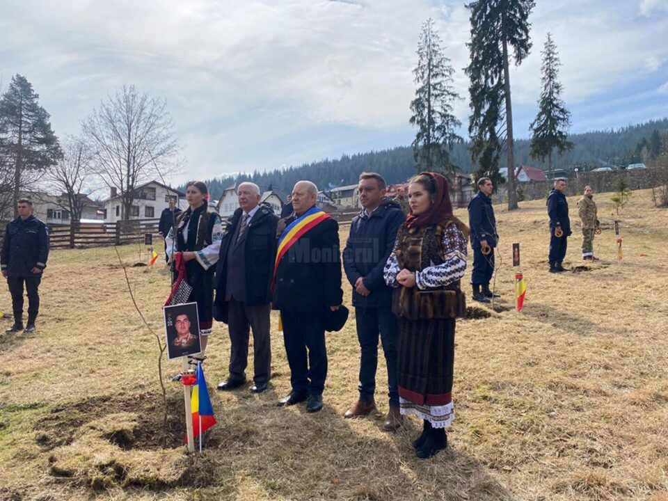 Câte un stejar pentru fiecare militar mort în misiune