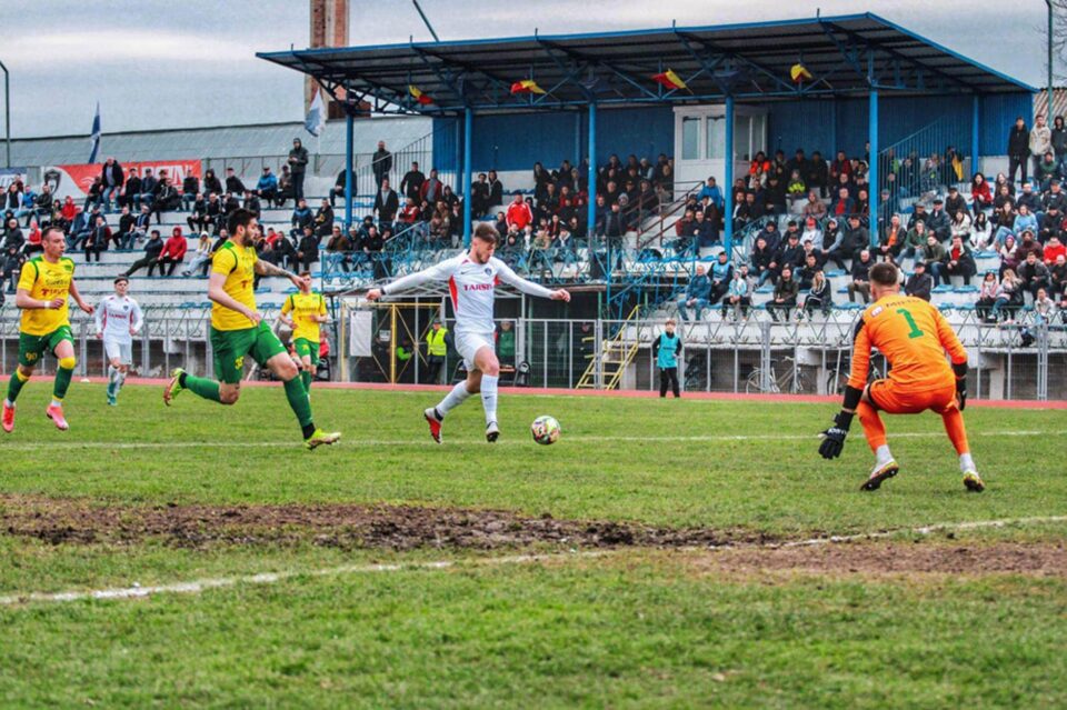 Bucovina și Foresta și-au împărțit punctele în duelul de pe Municipal. Foto Cristian Plosceac Bucovina și Foresta și-au împărțit punctele în duelul de pe Municipal. Foto Cristian Plosceac