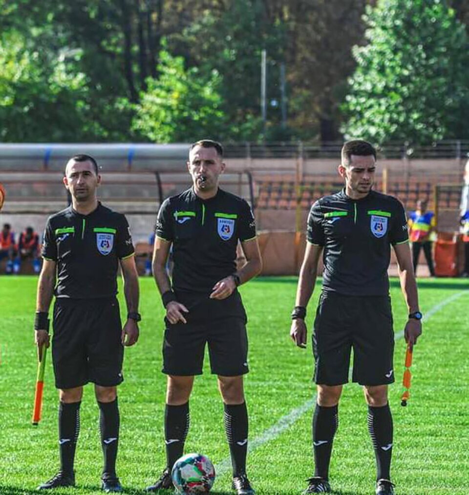 Arbitrii suceveni Andrei Pișta, Silviu Iftode și Sebastian Păduraru