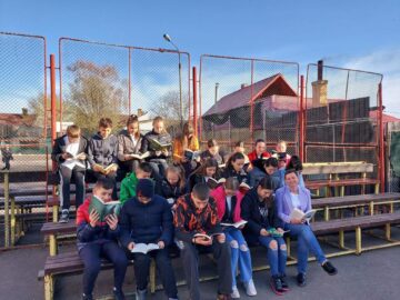 Activități de promovare a lecturii la Colegiul „Eudoxiu Hurmuzachi” și la Școala „Bogdan Vodă” Rădăuți