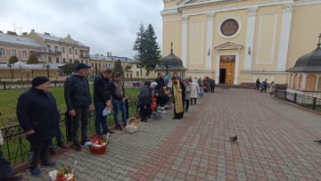Coada cu coșuri pentru sfințire