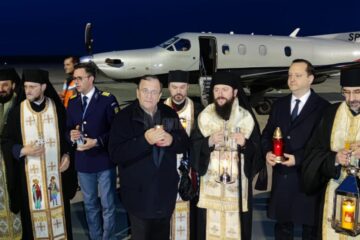 Lumina Sfântă de la Ierusalim a ajuns și anul acesta la credincioșii ortodocși suceveni