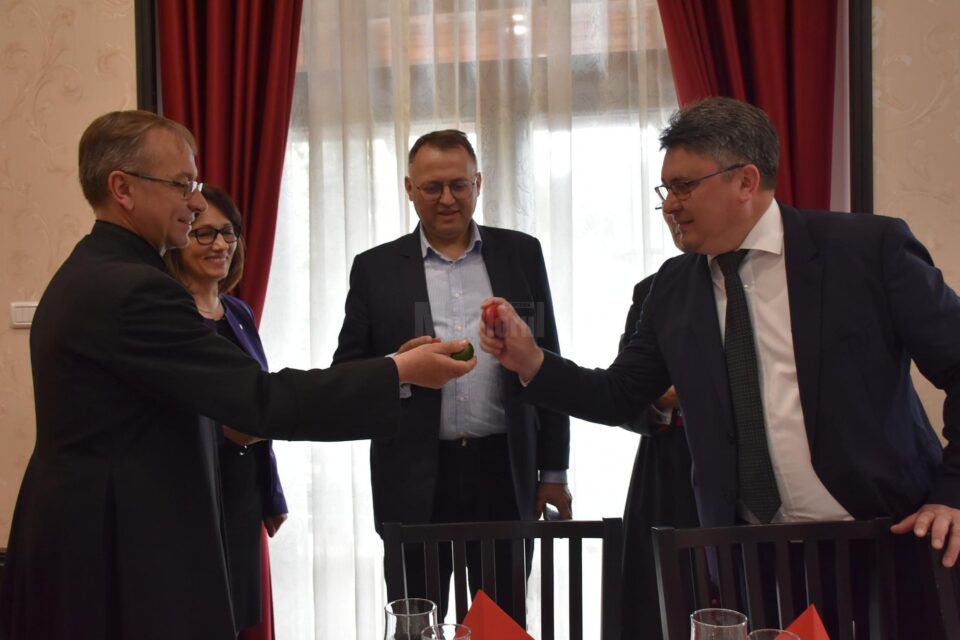 Împărțirea cu oul sfințit