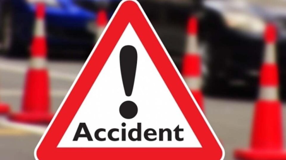 O șoferiță de numai 21 de ani a provocat un accident rutier pe drumul național 17 Sursa cronicaromana.net O șoferiță de numai 21 de ani a provocat un accident rutier pe drumul național 17 Sursa cronicaromana.net