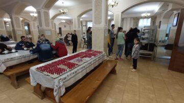 Oua rosii pentru refugiati