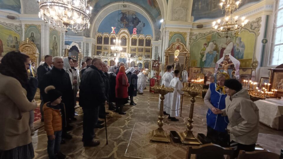 Slujba de Înviere la Cernăuți, ziua