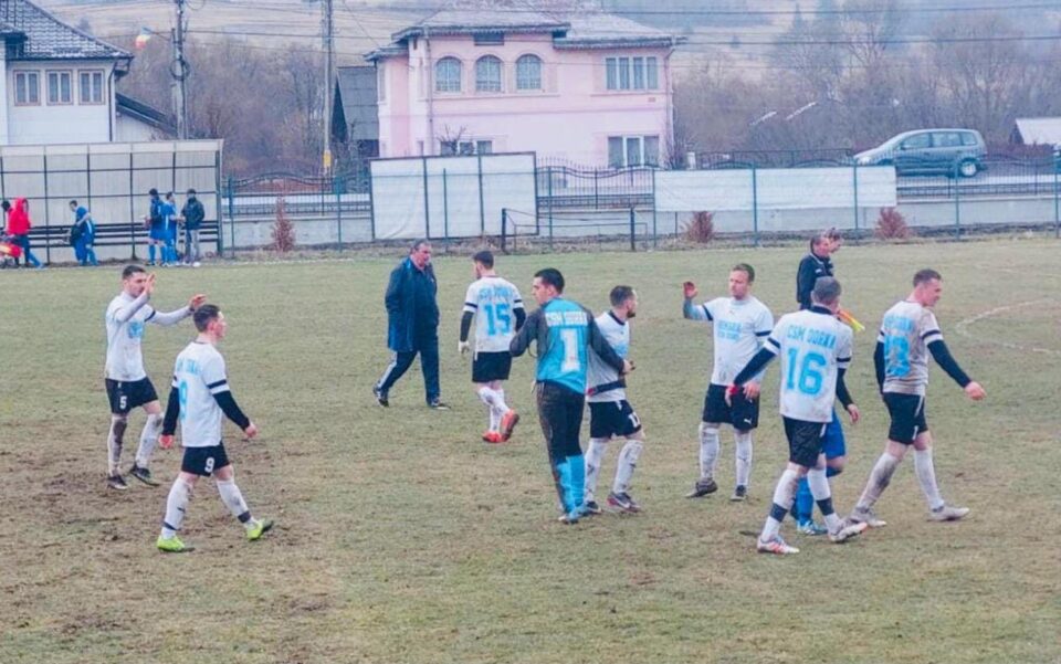Dornenii sărbătoresc câștigarea Seriei a III-a a Ligii a V-a