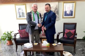 Primarul Sucevei, Ion Lungu, împreună cu primarul orașului Betleem, Hanna Hannania