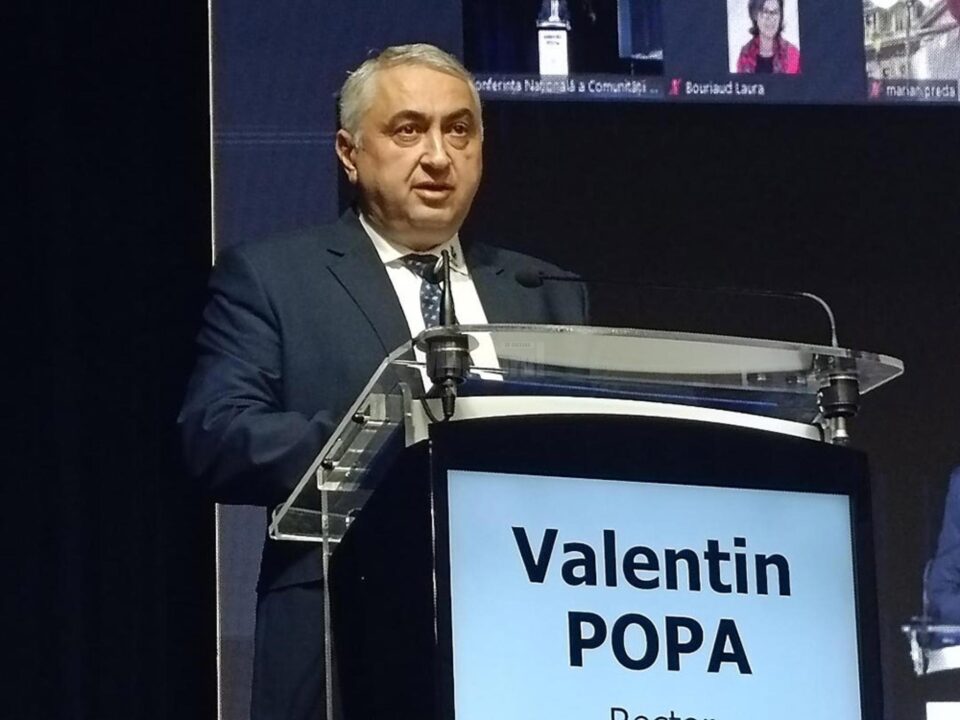 Rectorul USV, prof. univ. dr. ing. Valentin Popa, a luat cuvântul în deschiderea lucrărilor conferinței Rectorul USV, prof. univ. dr. ing. Valentin Popa, a luat cuvântul în deschiderea lucrărilor conferinței