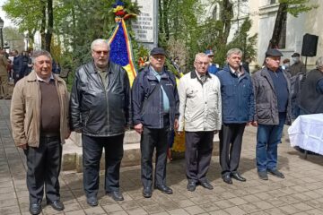Veterani de război la Monumentul Eroilor din Parcul Central