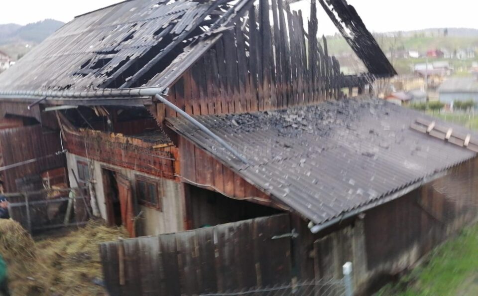 Incendiu la Gainesti