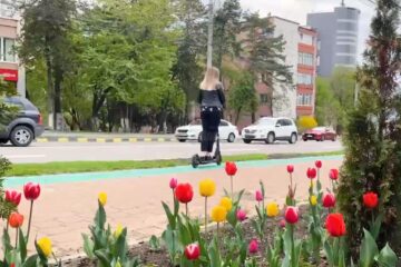 Activitatea de închiriere a trotinetelor electrice a fost reluată de Primăria Suceava