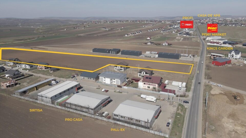 Teren de 4 hectare, ideal pentru vile, blocuri, hale sau sedii de firmă, de vânzare, la ieșire din Suceava