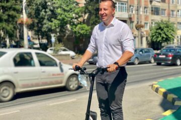 Viceprimarul Lucian Harșovschi a anunțat începerea sezonului de închiriere a trotinetelor electrice