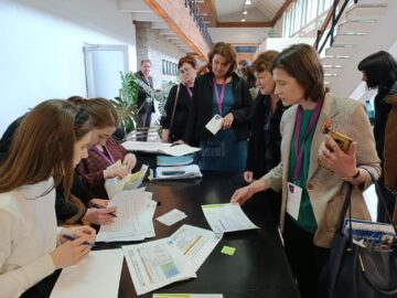Profesori din întreaga țară, din Republica Moldova și Ucraina, participanți la conferință